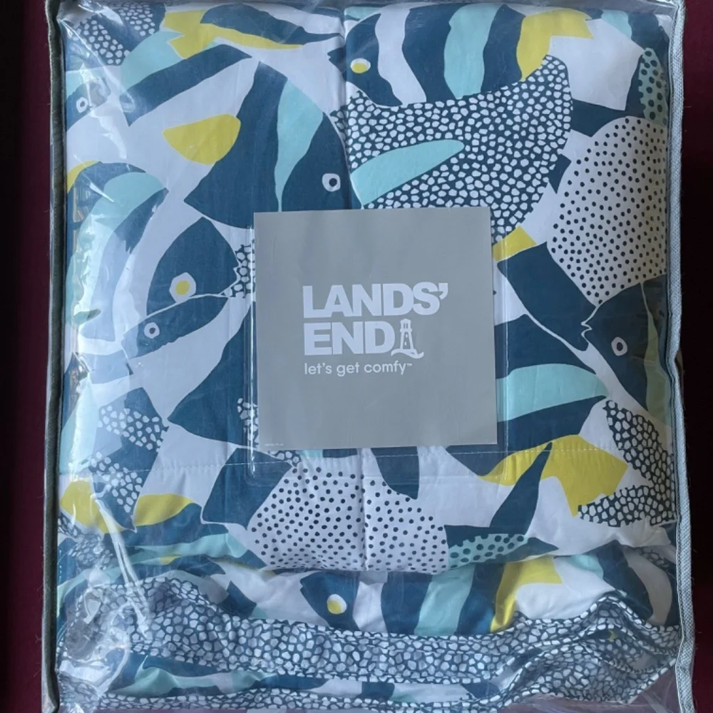 LANDS END Pureloft Printed COMFORTER Size: KING New Color: Baltic Teal Fish